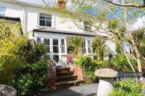 3, Lodge Hill Road, Lower Bourne, Farnham GU10 3QN