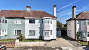 35, Meadowside, Wirral CH46 2RL
