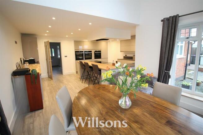dining area b.jpg