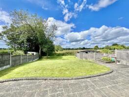 38, Evelyn Road, Great Leighs, Willows Green CM3 1QQ