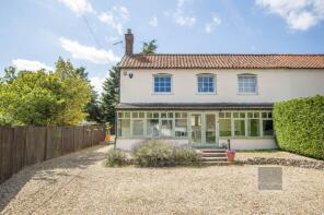 Brands Farm House, Brands Lane, Felthorpe NR10 4EA