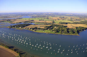 Spindrift House, Bosham Hoe, Chichester PO18 8ET