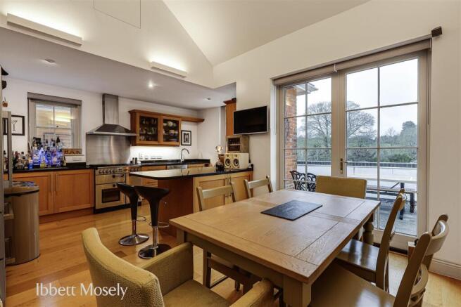 13 Kitchen - Diner.jpg