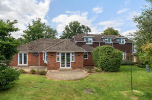 Little Metcombe, Hattingley Road, Medstead, Alton GU34 5NQ