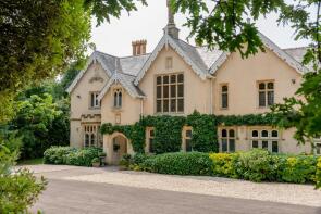 Mount Ballan House, Crick Road, Portskewett, Crick NP26 5UN