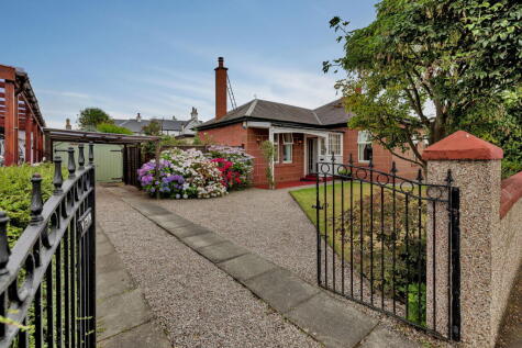 Whinfield Avenue, Prestwick, South Ayrshire, KA9