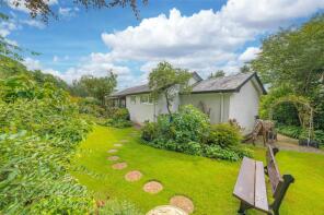 6, Crow Wood, Kendal LA8 8AW