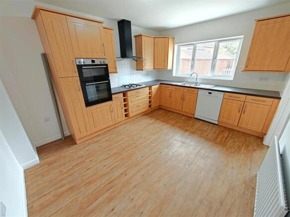 kitchen 1.1.jpg