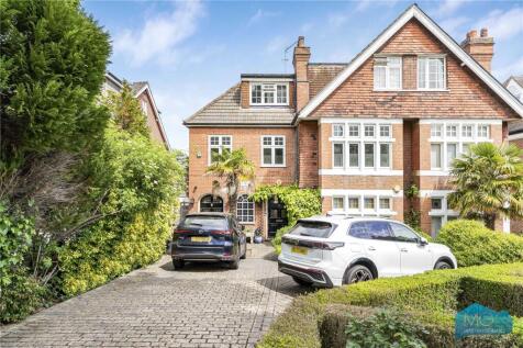 Crescent East, Hadley Wood, Hertfordshire, EN4
