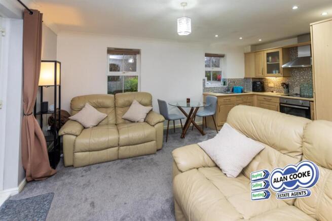 LOUNGE AREA