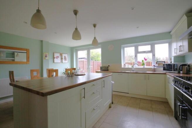 Kitchen/dining