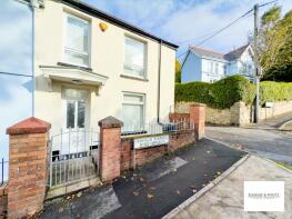 6, Hirwaun Terrace, Gwaunfarren Road, Penydarren, Merthyr Tydfil CF47 8LX