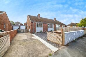 21, Denholme Meadow, South Elmsall, Pontefract WF9 2PW
