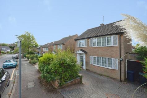 Lingholm Way, Barnet