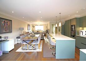 Tree Cottage, Holm Oaks, Horsham RH13 8AQ