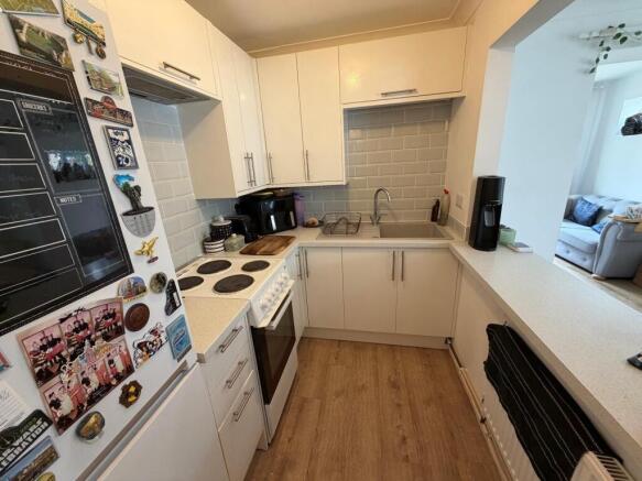 71 bovington kitchen.jpg