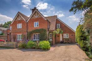2 Bateys Cottages, Stumble Hill, Shipbourne, Tonbridge TN11 9PE