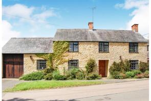 7 Woodbury Cottage, High Street North, Towcester NN12 8AD