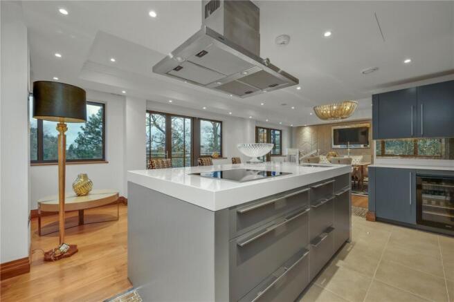 Kitchen/Dining Area