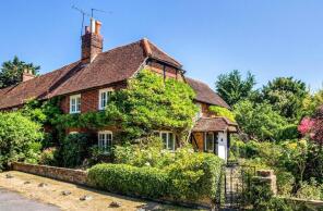 1 The Cottage, Hall Place Lane, Burchetts Green, Maidenhead SL6 6QY