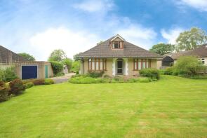 Kenholme, Alderholt Road, Sandleheath SP6 1PT