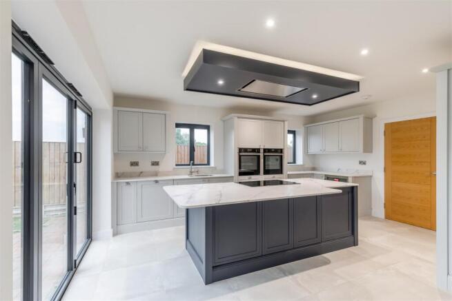 8665193-interior09.jpg