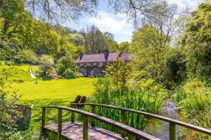 Barracks, Kitts Lane, Churt, Farnham GU10 2PH