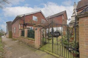 2, Chapel Flats, Windmill Hill, Brenchley, Tonbridge TN12 7NR