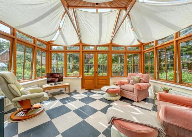 GARDEN ROOM