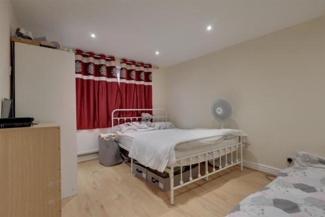 bed 3.jpg