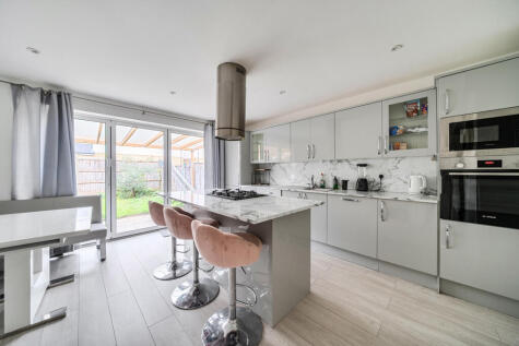 Yew Avenue, Yiewsley, West Drayton