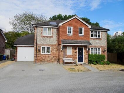 Cotswold Close, Four Marks, Alton, Hampshire, GU34