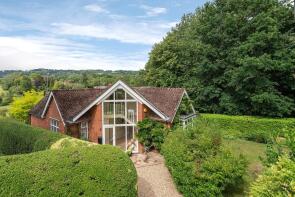 Bramley Lodge, Reigate Road, Betchworth RH3 7EB