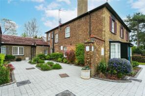 Flat 3, 154 The Vine, Stanmore Hill, Stanmore HA7 3DA
