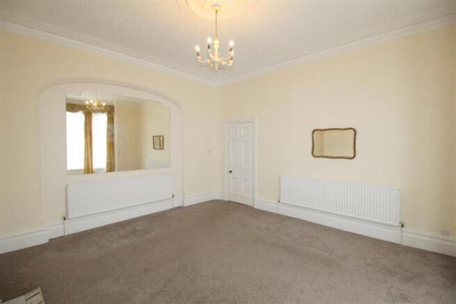 St Annes Road East, 147, Flat 1 - Lounge 1.JPG