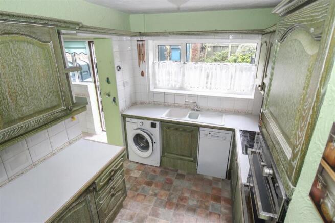Kitchen 1.jpg
