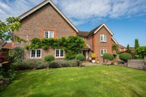 12, Hillside Cottages, Brighton Road, Horsham RH13 6NH