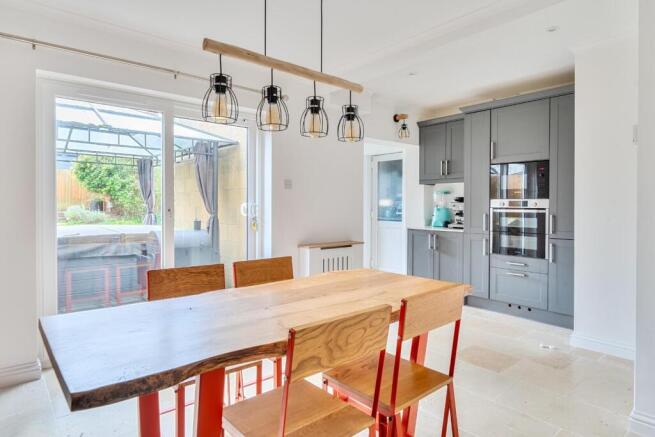 Dining room.jpg