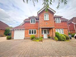 3 Rosebury House, Redwood Glade, Gillingham ME7 3JX