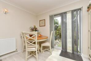 39, Willow Close, Dorking RH5 4SE
