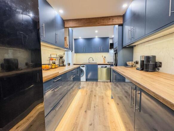 Fitted Kitchen