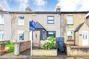7, New Cottages, Wennington Road, Wennington, Rainham RM13 9DR