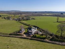 Sandylands, Alverstone Road, Queen Bower, Newchurch PO36 0HD