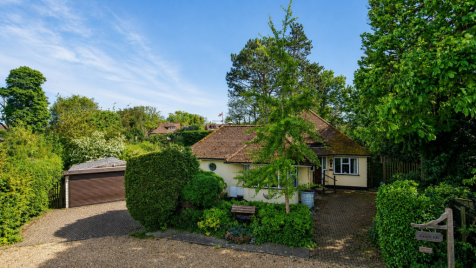 Bowes Road, Walton-on-Thames, KT12