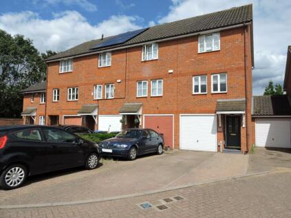 Rossington Close, Enfield, EN1