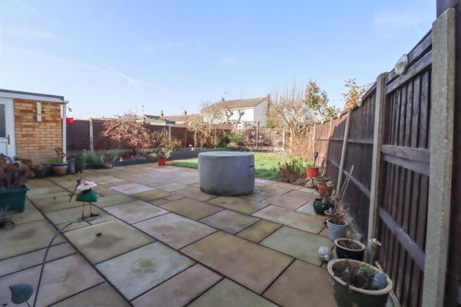 23 WARREN DRIVE FRONT AND GARDEN-4.jpg