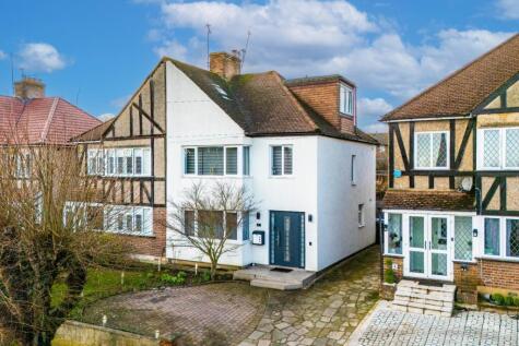 Park Crescent Road, Lesney Park, Erith, Kent, DA8