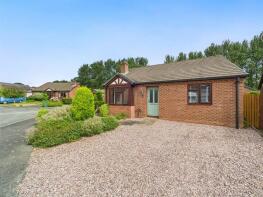 3, Maes-yr-eglwys, Llansantffraid SY22 6BE