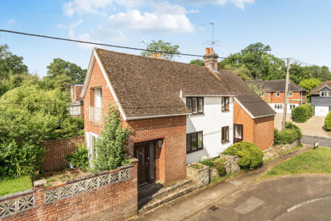Petworth Road, Chiddingfold, GU8
