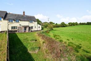 2, Murley Cottages, Road From Tower Hill Past Spalsbury Farm, Tiverton EX16 7HB